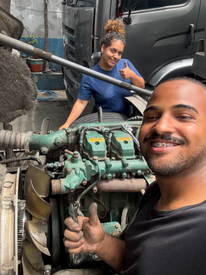 Pedro e a esposa no trabalho: família e responsabilidade